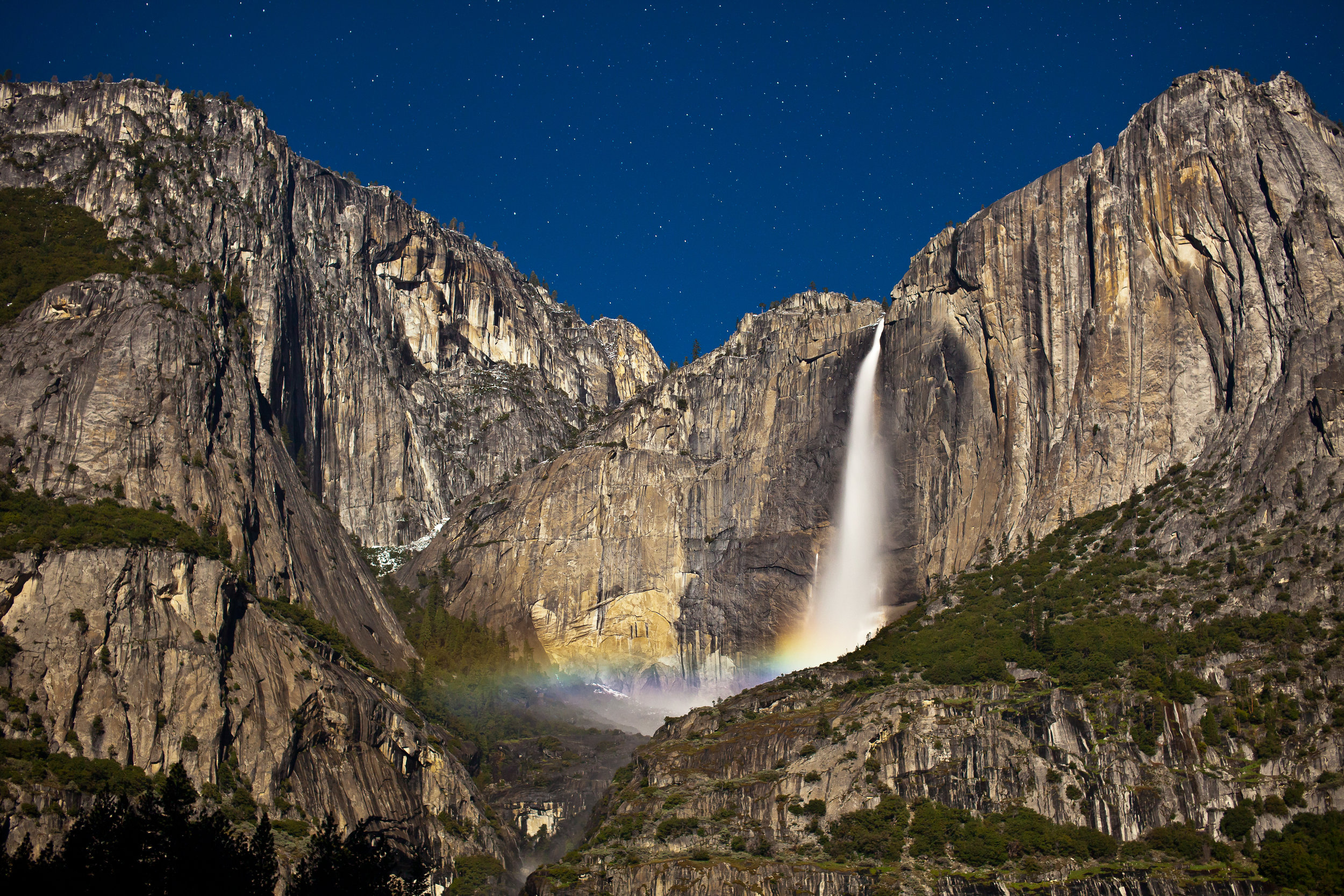 When the sun goes down and the waterfalls are rushing in yosemite,. 2022 Yosemite Moonbow Predictions