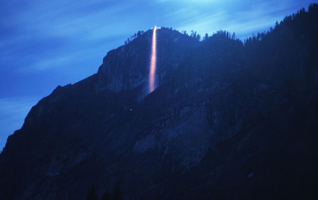 24+ Top Yosemite Fire Waterfall 2021 Holiday